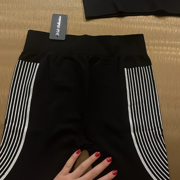 NWT Black & White Matching Workout Set - Picture 4 of 5